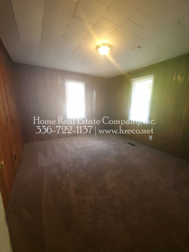 Photo - 2718 Ansonia St