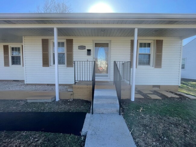 Photo - Renovated 2 Bedroom Home for Rent in Kingsport TN | Modern Kitchen