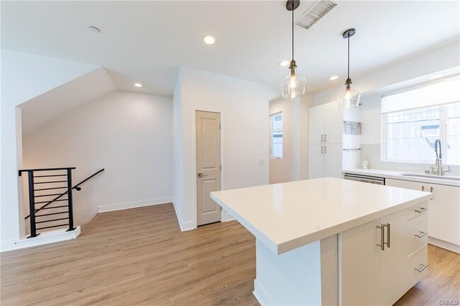 Photo - 10736 Bloomfield St Rental