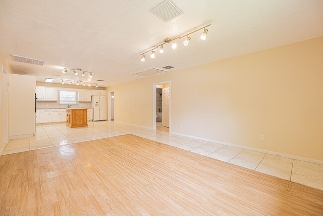 Photo - 4113 Edison St