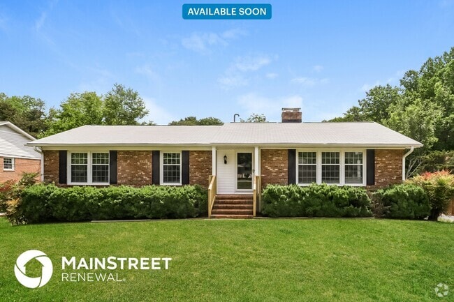 Building Photo - 402 Boxwood Dr Rental