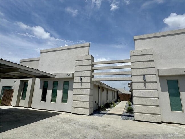 Building Photo - 3610 Bella Costa Dr Unit 3 Rental