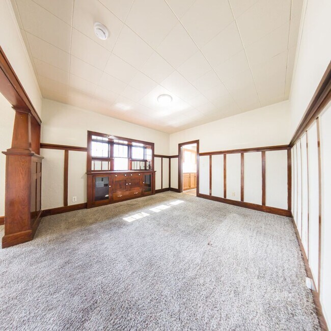 Photo - Spacious 3 Bedroom 1 Bathroom Home
