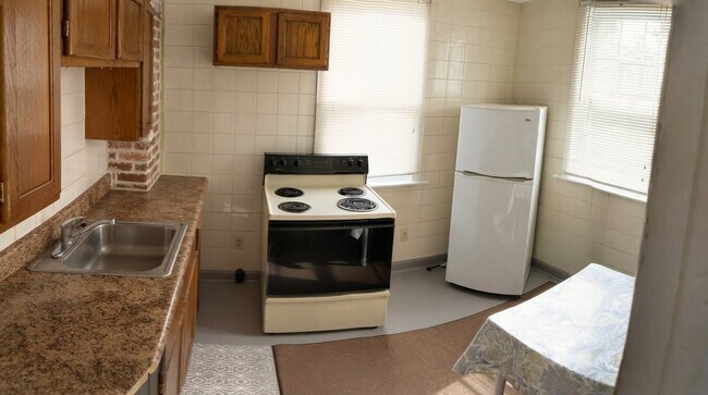 131 Loomis Ave Unit 1