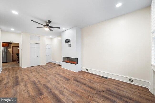 Building Photo - 1114 Snyder Ave Unit 1