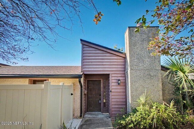 Building Photo - 1569 Arcadia Dr