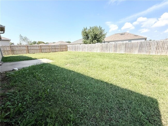 Photo - 868 NW Evans Cir