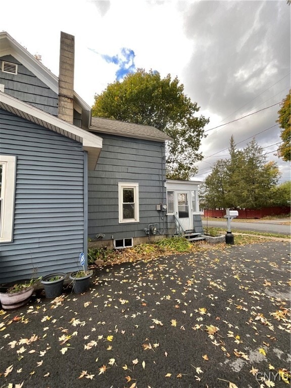 Photo - 110 Division St E