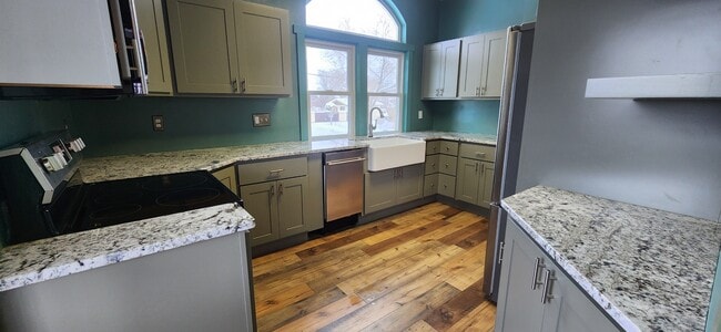 Photo - 403 3rd Ave E