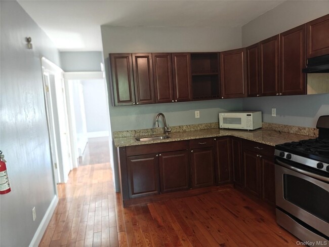 Photo - 104 Winnikee Ave Unit 3