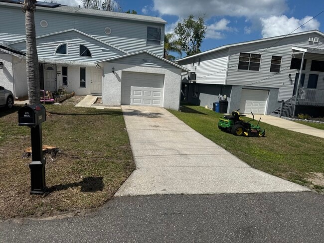 Photo - 7023 Oakwood Dr