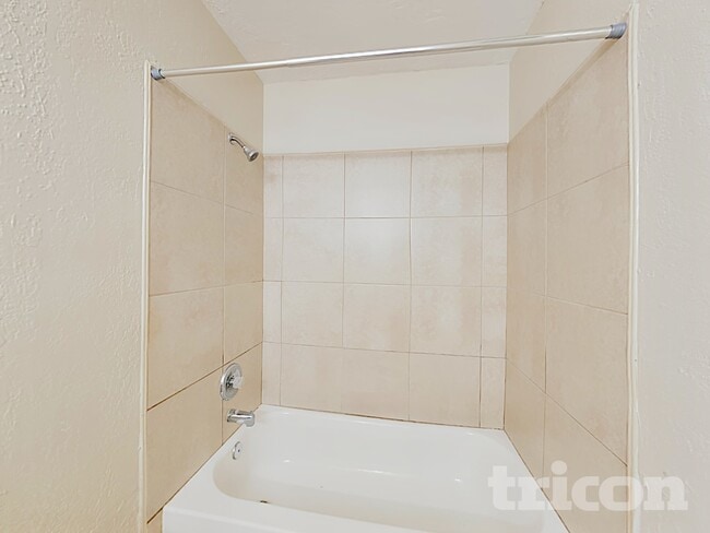 Photo - 900 Watt Cir