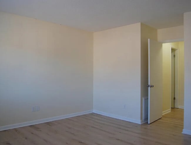 Photo - 800 Fargo St