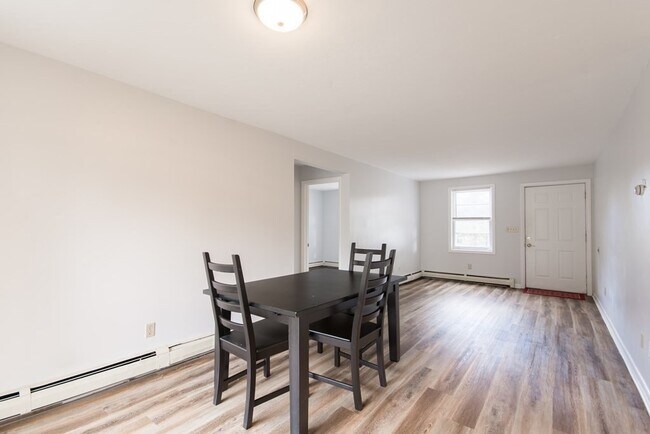 Photo - 288 Duane Ave Unit 1