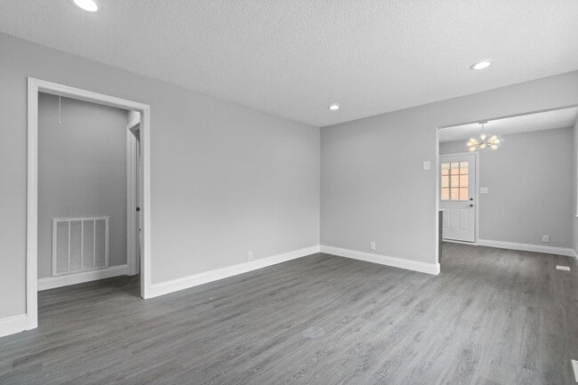 Photo - 3 Bedroom 2 Bath Renovated Pet Friendly Home For Rent!