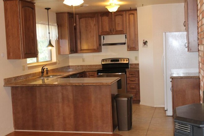 Photo - 4101 N Gold St