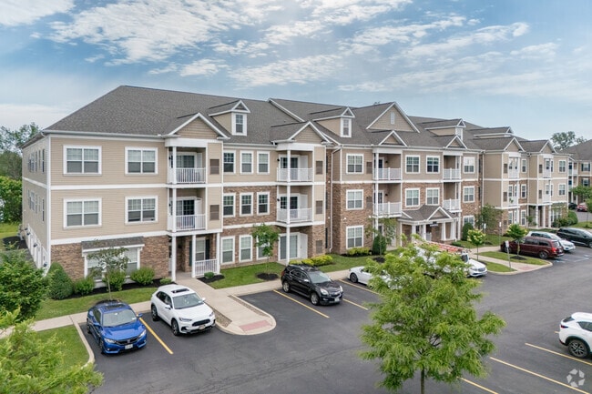 Building Photo - Muir Lake Rental