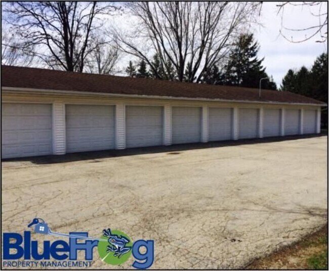 Photo - 230 Robbins St