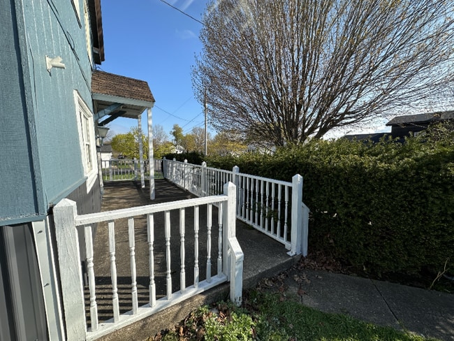 Photo - 111 Erie St