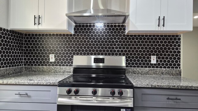 Building Photo - 6318 Bridgegate Dr