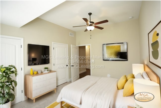 Photo - Luxury Living in Lee's Summit