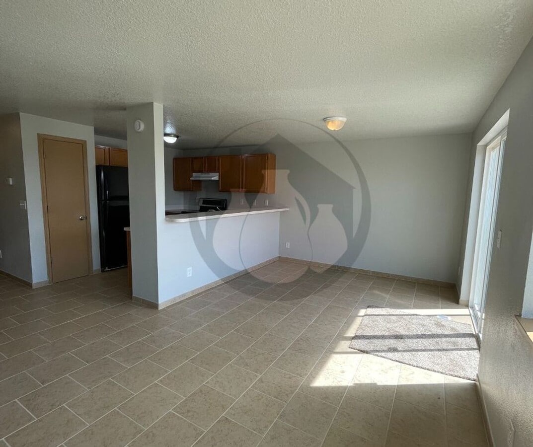 Photo - Charter Triplex #2022-1085 Unit 975