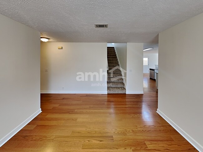 Photo - 1008 Montrose Dr