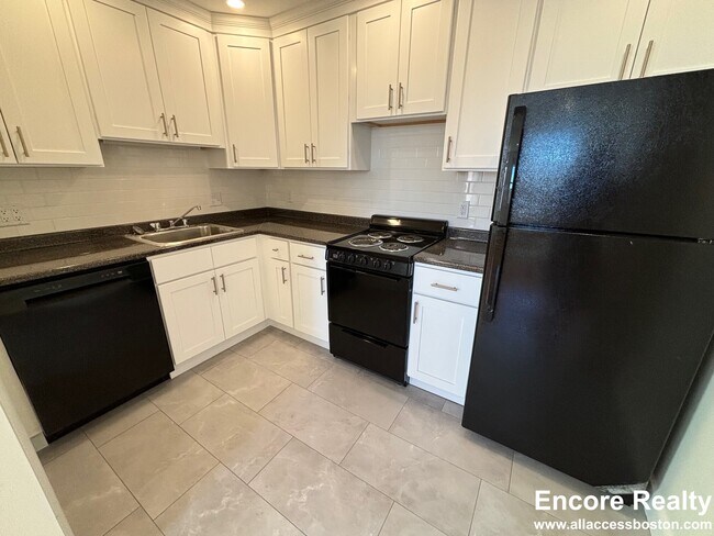 Photo - 306 Tappan St Unit #8