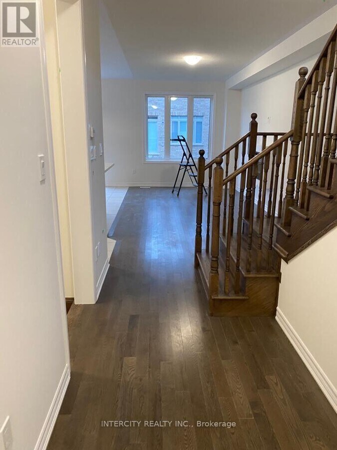 Photo - 8 Spinland St