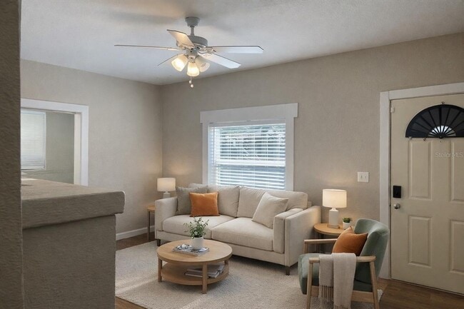 Photo - 707 W Belmar St