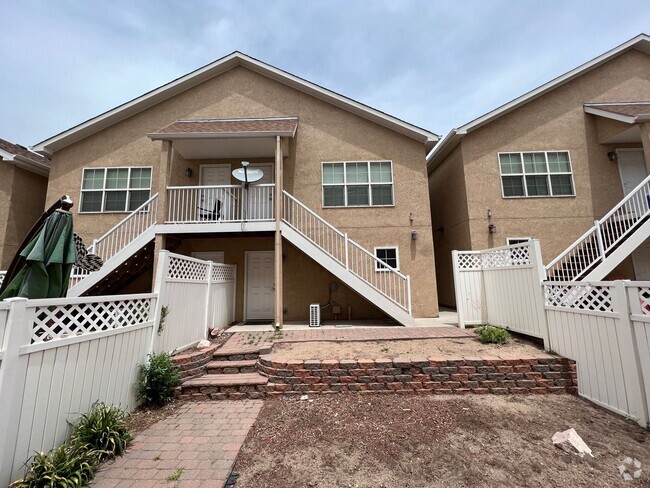 Building Photo - 240 Writers Way Unit #B Rental
