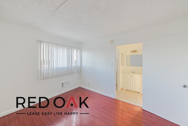 Photo - ~$350 OFF Each Month~ Spacious One Bedroom... Unidad 36