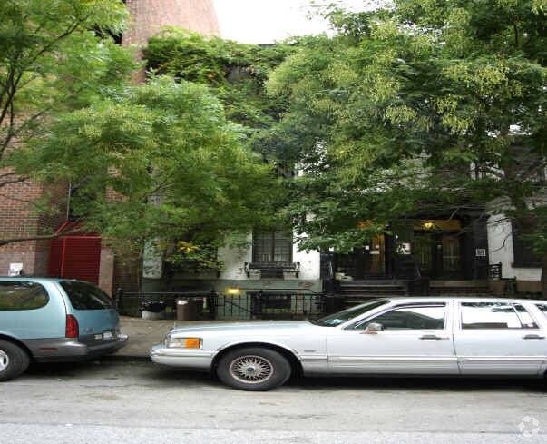 Photo - 285 E 3rd St