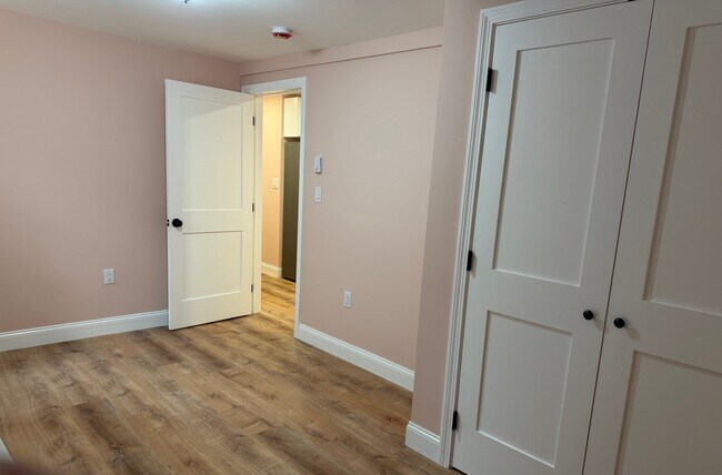 Photo - 70 Lowe St