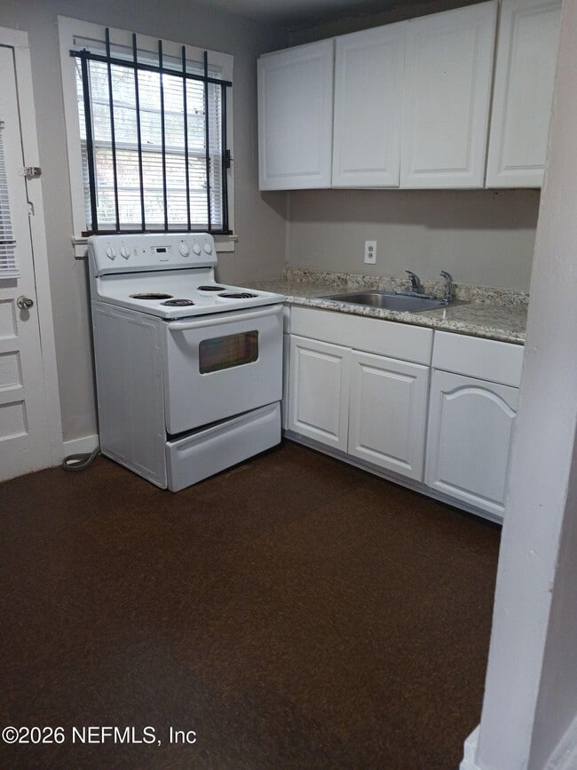 Photo - 1358 W 23rd St