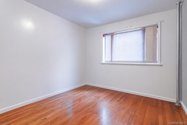 Photo - 415 E 187th St Unit 2E