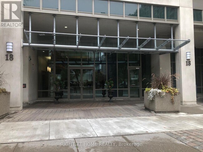 Photo - 18 Parkview Ave Unit 603
