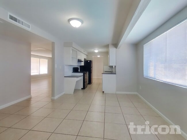 Photo - 3830 W Royal Palm Rd