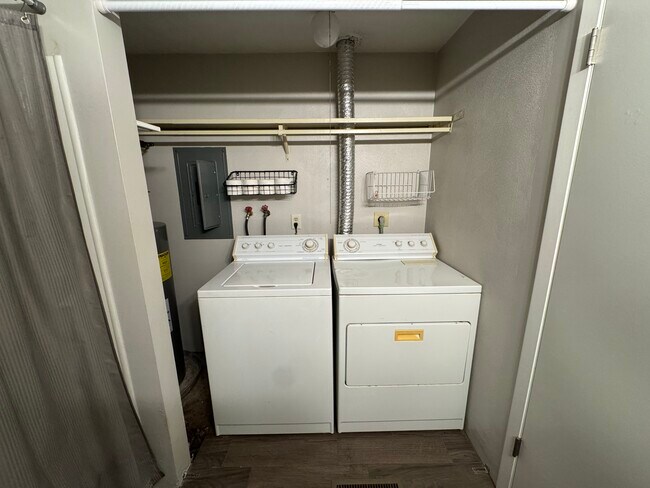 Photo - 505 Simon Dr