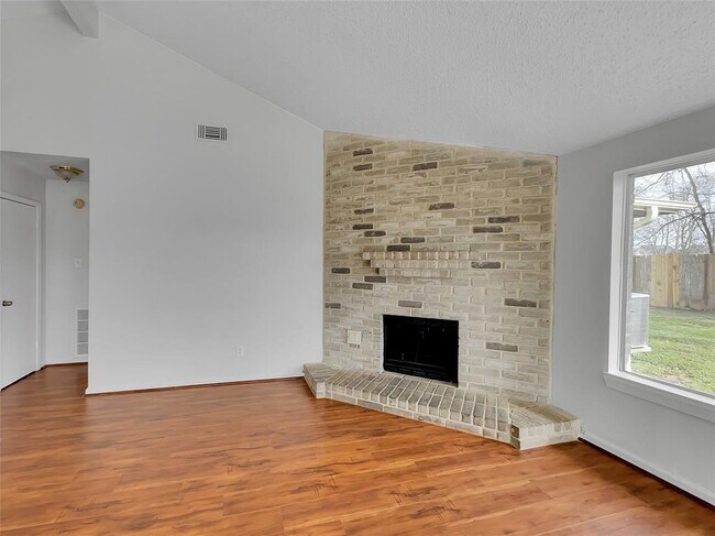 Photo - 17103 Costero Dr