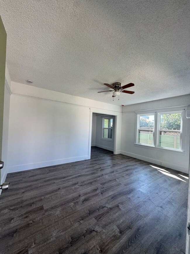 Photo - 906-908 Dawson Ave. Unit 906 1/2
