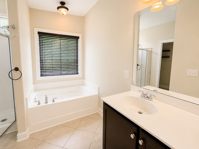 Photo - Spacious & Beautifully Maintained Home in a Quiet Cul-De-Sac