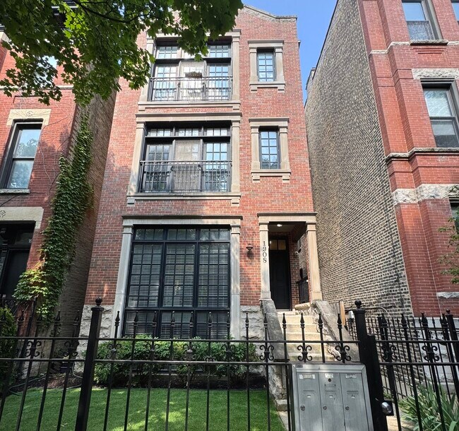Photo - 1908 N Sheffield Ave Condo Unit 2