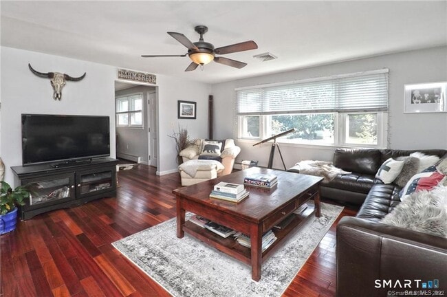 Photo - 166 Hall St