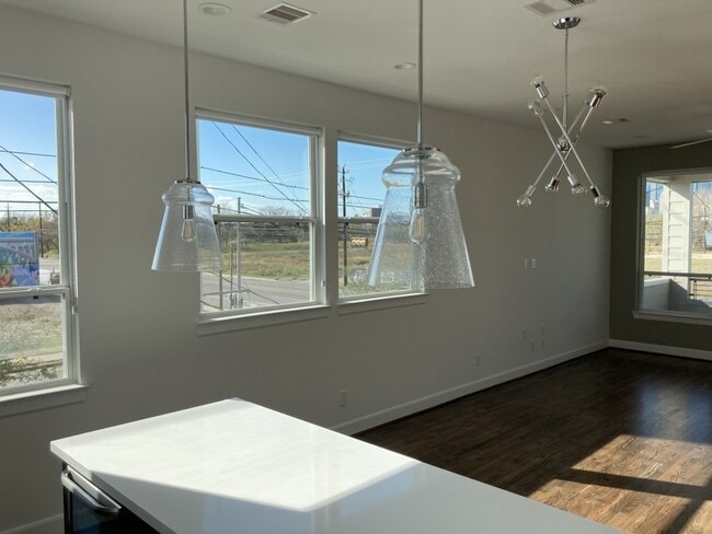 Photo - 304 Jensen Dr