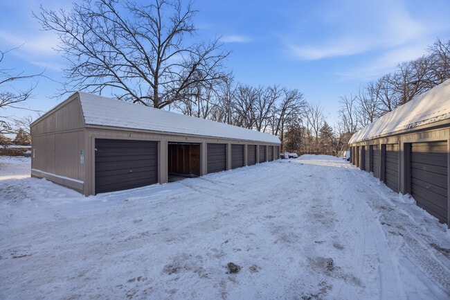 Photo - 844 4th St SW