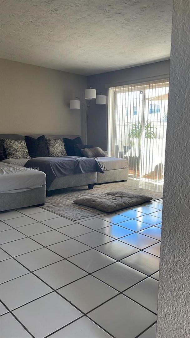 Photo - 4515 SW 68th Ct Cir