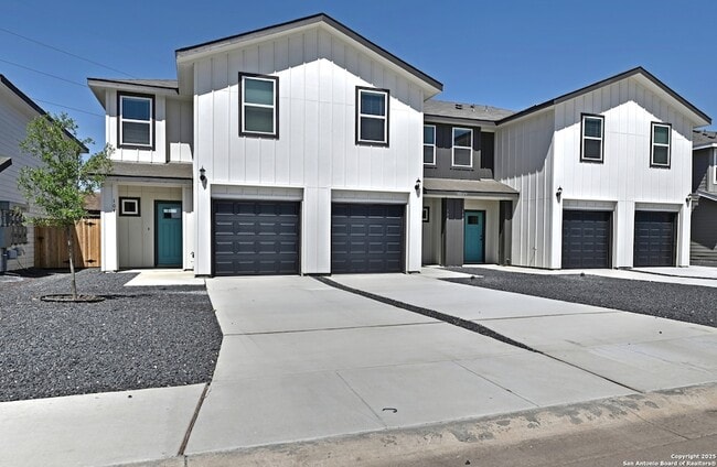 Photo - 11323 Clearmine St