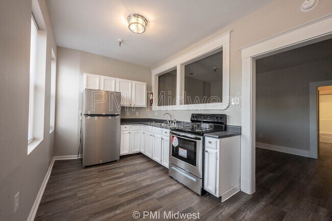 Photo - 874 Virginia Ave Unit B