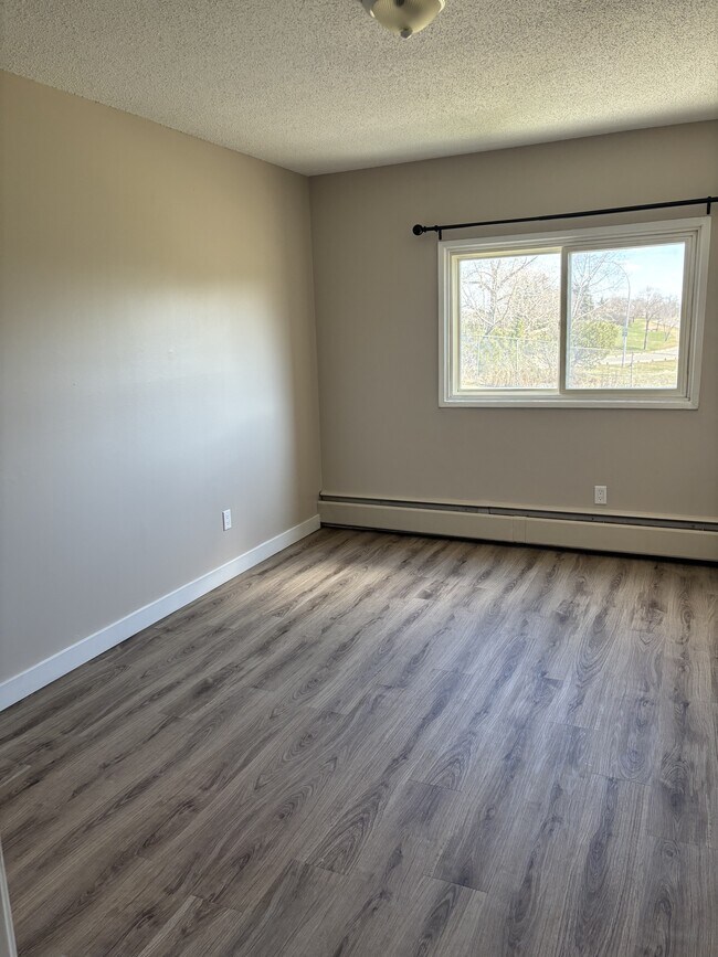 Photo - 2908-116A 116a Ave NW